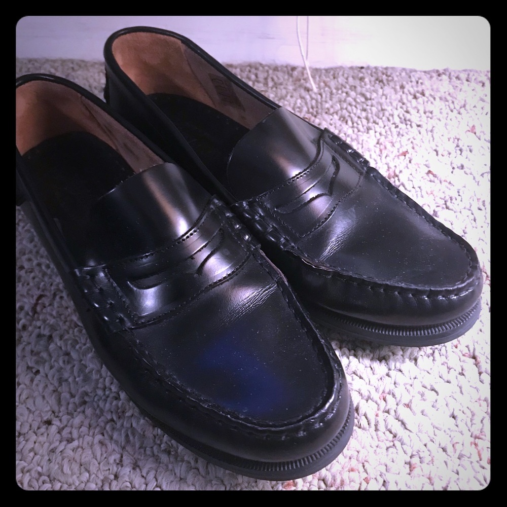 Super comfy slightly worn women’s penny loafers!
